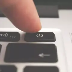 Jak wyłączyć monitor w laptopie - proste sposoby na oszczędność energii