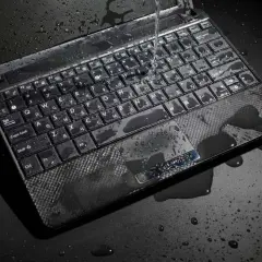 Czy zalany laptop będzie działał? Kluczowe kroki i porady na ratunek