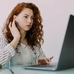 Jak włączyć głośniki w laptopie i rozwiązać problemy z dźwiękiem