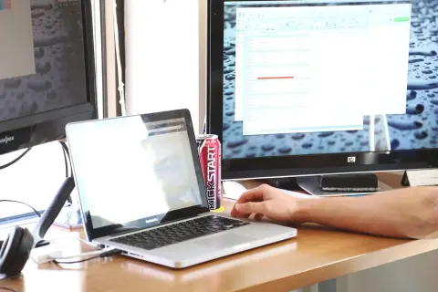 Jaka matryca do laptopa? Wybierz najlepszą opcję dla siebie