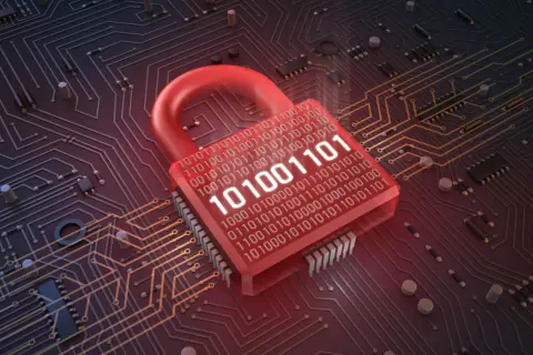 Czerwona kłódka z kodem binarnym symbolizuje silny firewall chroniący obwody drukowane.
