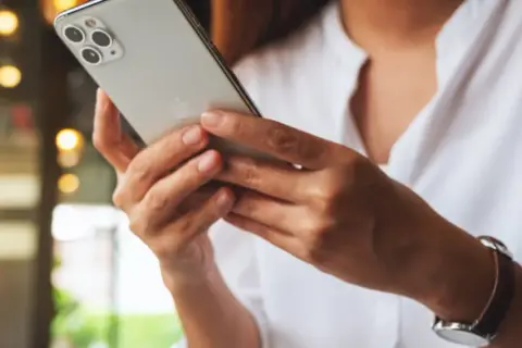Jak przesłać obraz z iPhone na TV - proste metody bez problemów