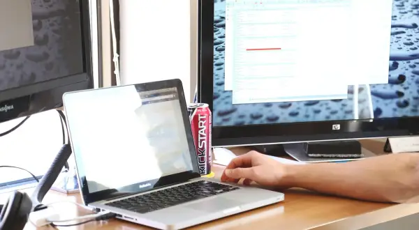 Jaka matryca do laptopa? Wybierz najlepszą opcję dla siebie