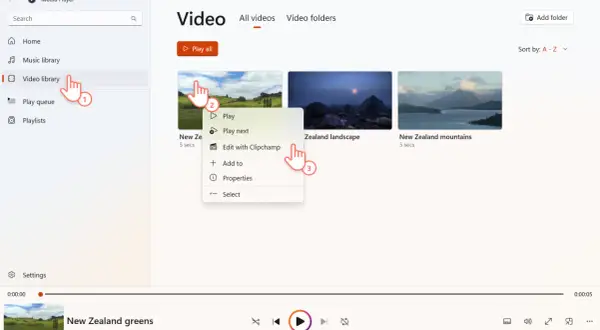 Zrzut ekranu z programu Media Player, pokazujący bibliotekę wideo i menu kontekstowe z opcją "Edytuj w Clipchamp".