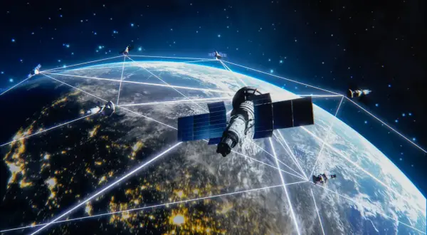 Satelity Starlink tworzą sieć wokół Ziemi, zapewniając globalny internet.