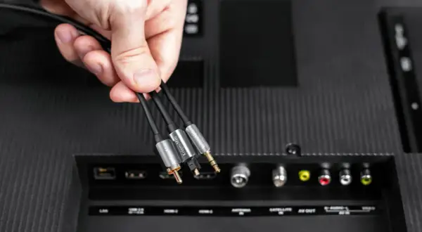 Jak podłączyć subwoofer do telewizora Samsung - proste metody i porady