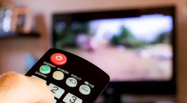 Jak przywrócić kanały w telewizorze i uniknąć problemów z odbiorem