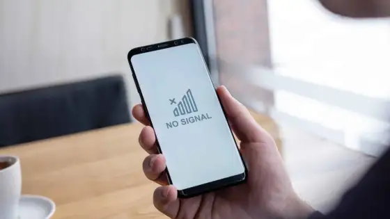 Brak zasięgu w telefonie? Sprawdź te ustawienia i kartę SIM