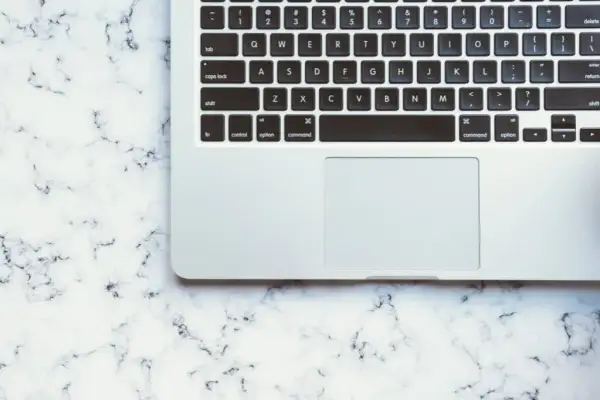 Jak wyłączyć klawiaturę w laptopie i uniknąć przypadkowych kliknięć