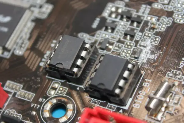 Jak włączyć BIOS w Windows 10 i uniknąć problemów z konfiguracją